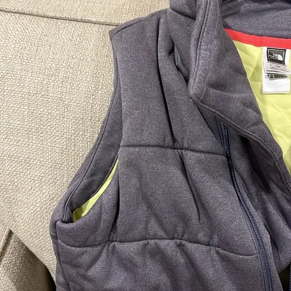 Men or Women Northface Jacket - Picture 3 of 5